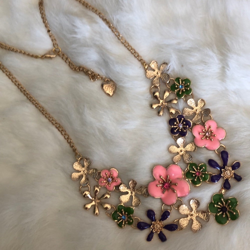 Betsey Johnson floral necklace